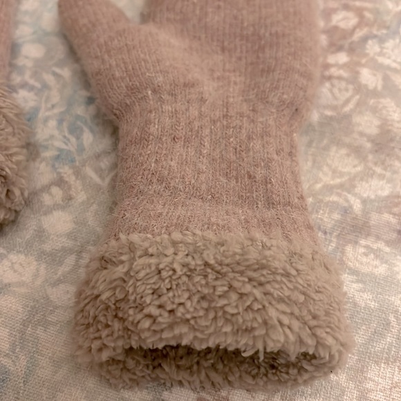 Light Pink Mittens with fold up cuff, OS, Like new - Picture 3 of 3